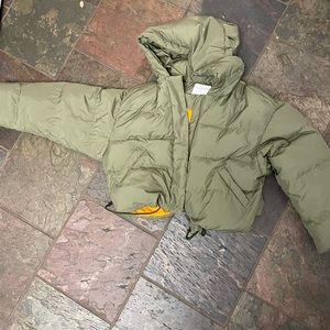 Velvet by graham and Spencer Green cropped puffer